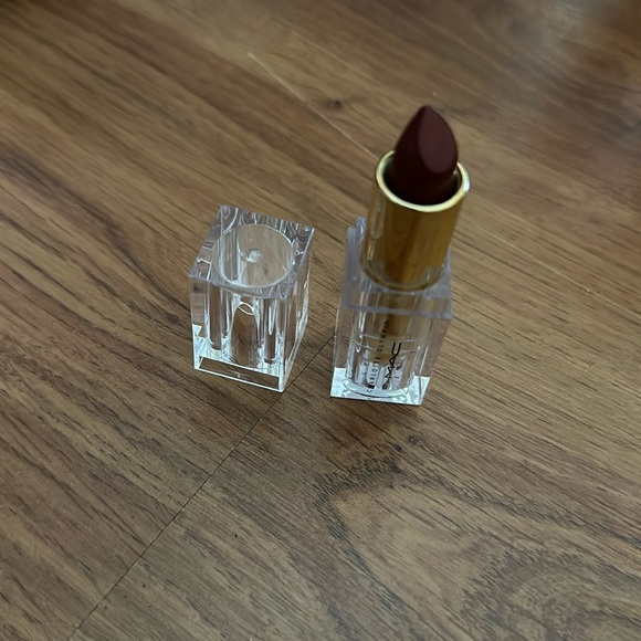 MAC Cosmetics x Charlotte Olympia lipstick in Retro Rouge- rare & limited - Picture 1 of 5